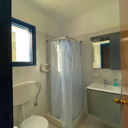 Ardani Bay דירה אמופי