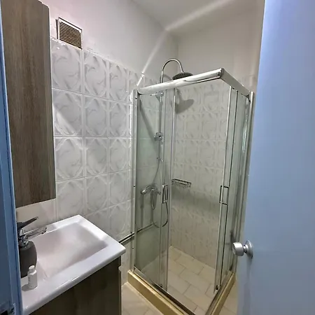 Ardani Bay אמופי